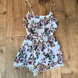 MOVING SALE! Floral pom pom romper / white / small